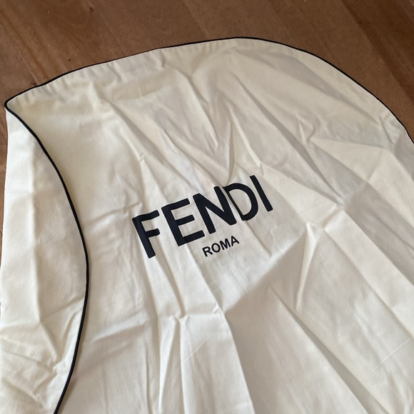 Fendi garment bag , cotton fabric with black piping around.(perfect condition) - Picture 3 of 6